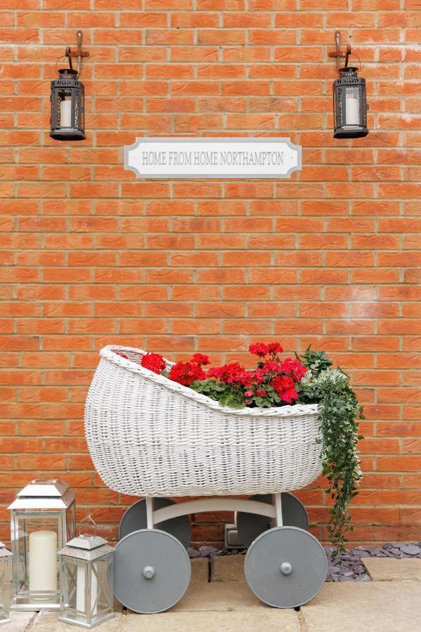 Home From Home Northampton Luaran gambar